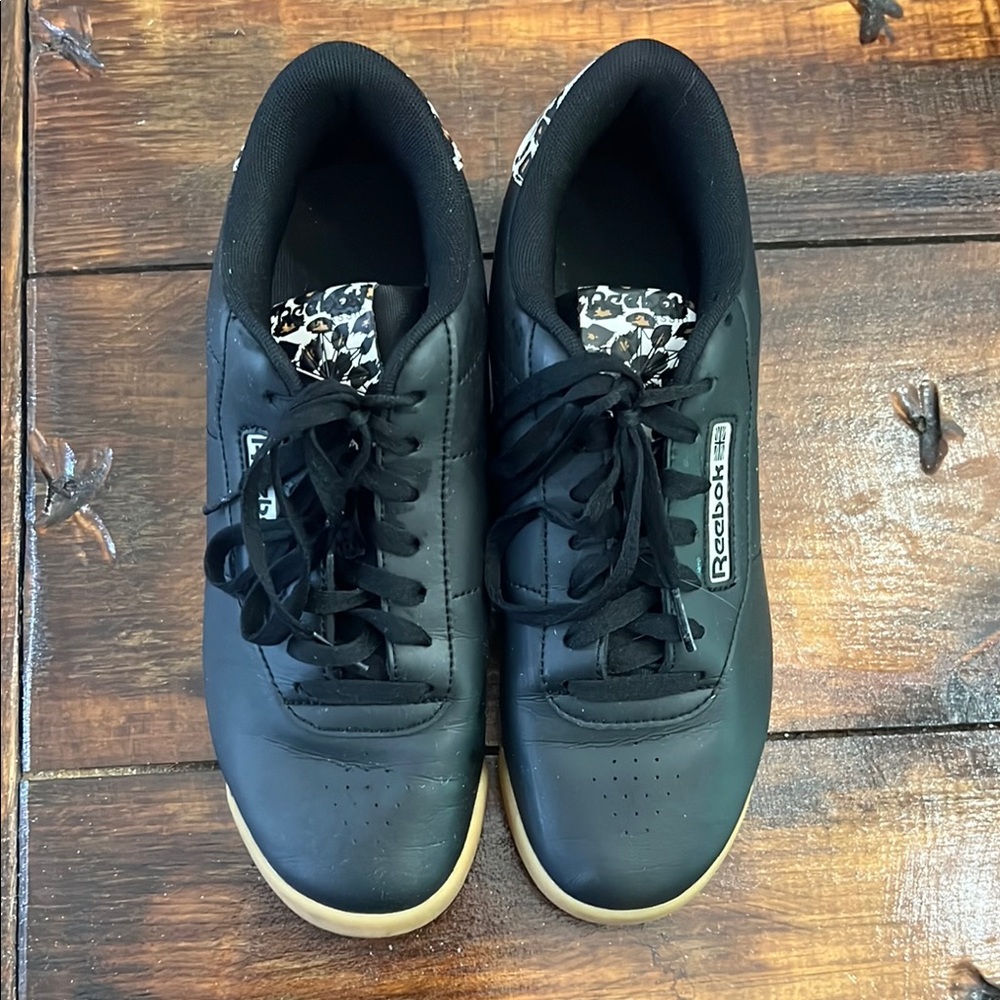 Reebok Black and Tan Sneakers with Versatile Style